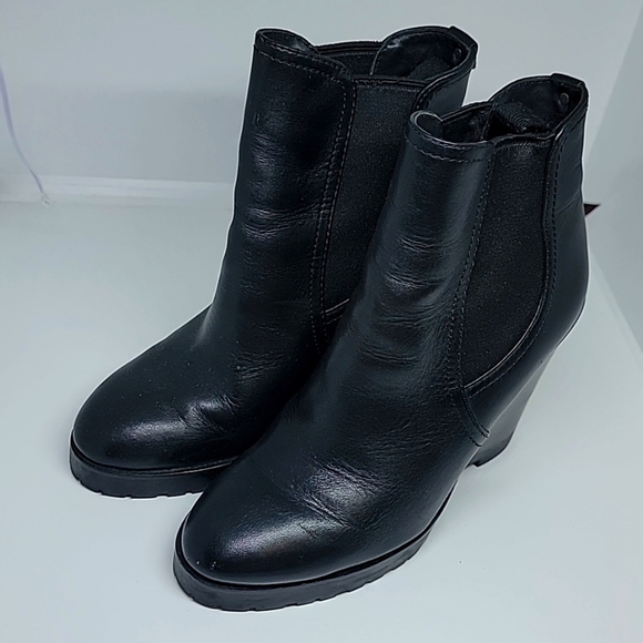 Michael Kors PW15F black booties 6 - Picture 1 of 6